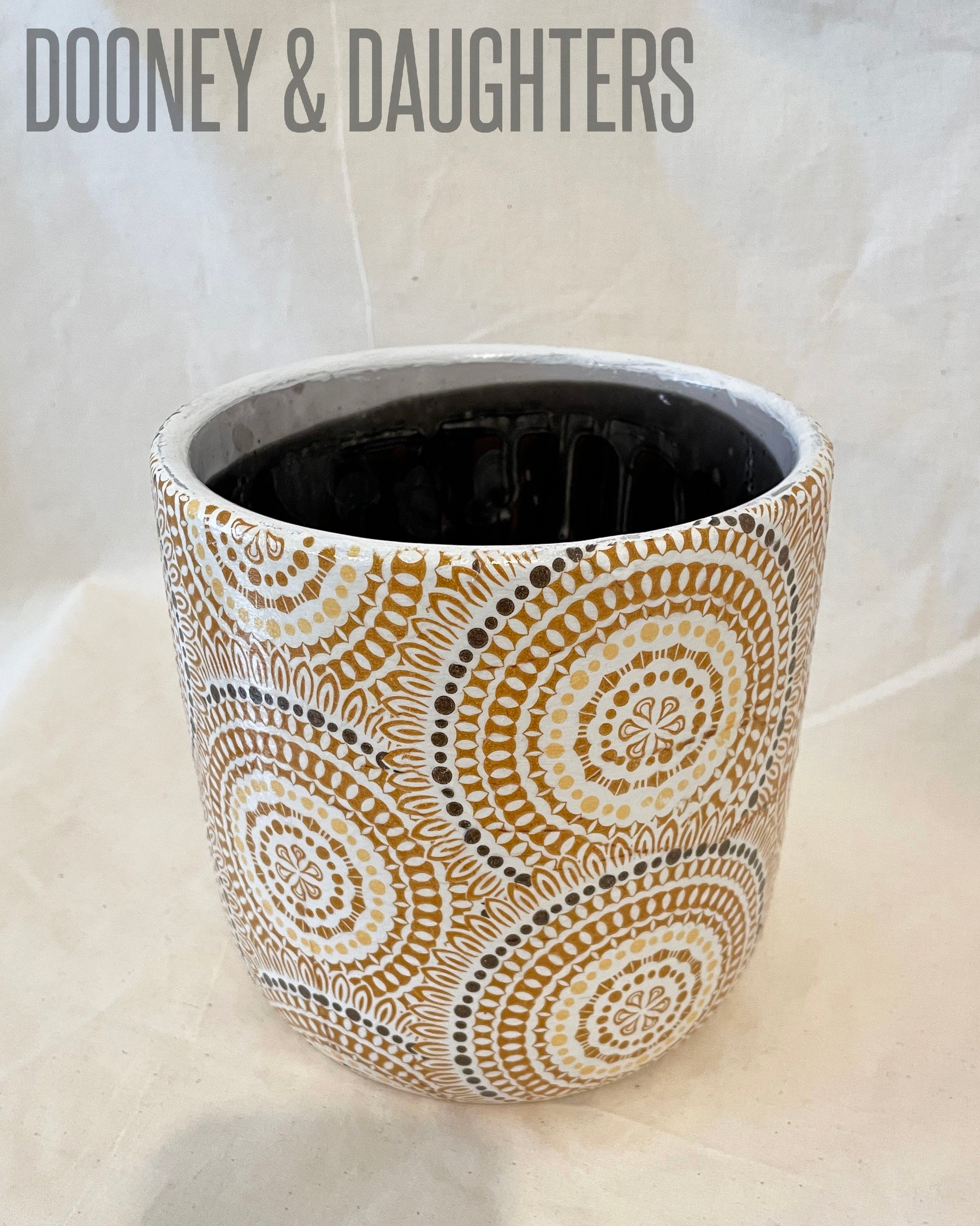 Large Pot - Neutral Circles