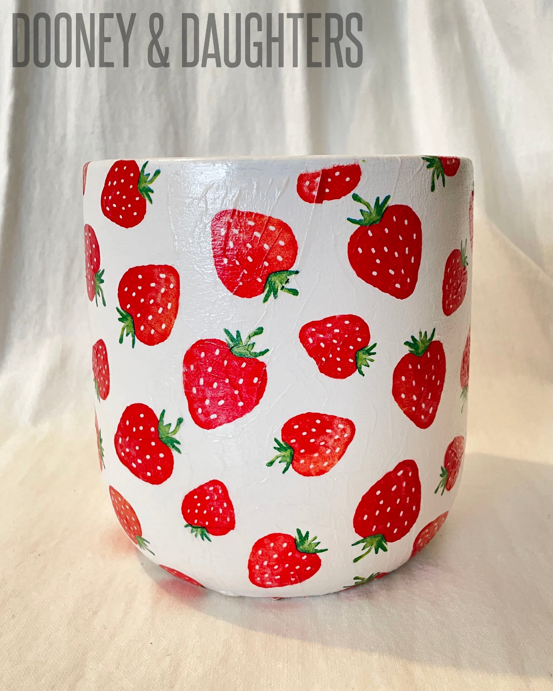 Large Pot - Strawberries