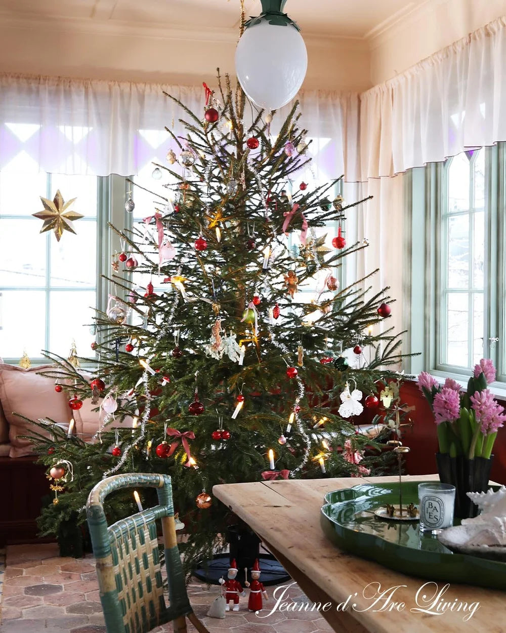 Jeanne d'Arc Living Magazine A Sprinkle Of Christmas Magic 2025