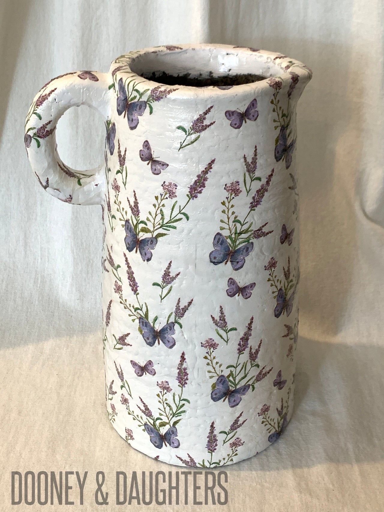 La Lavende Cream Vase