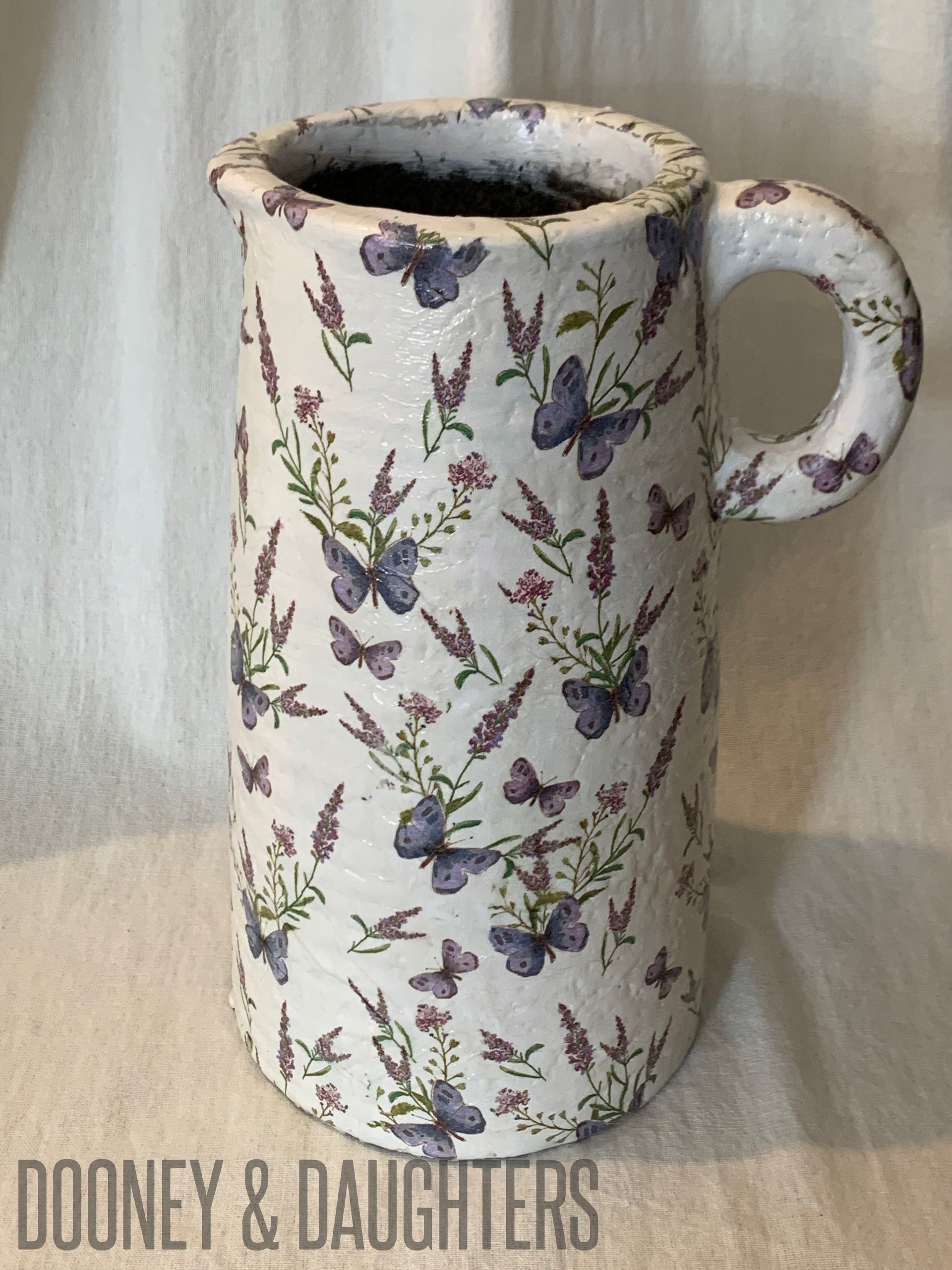 La Lavende Cream Vase