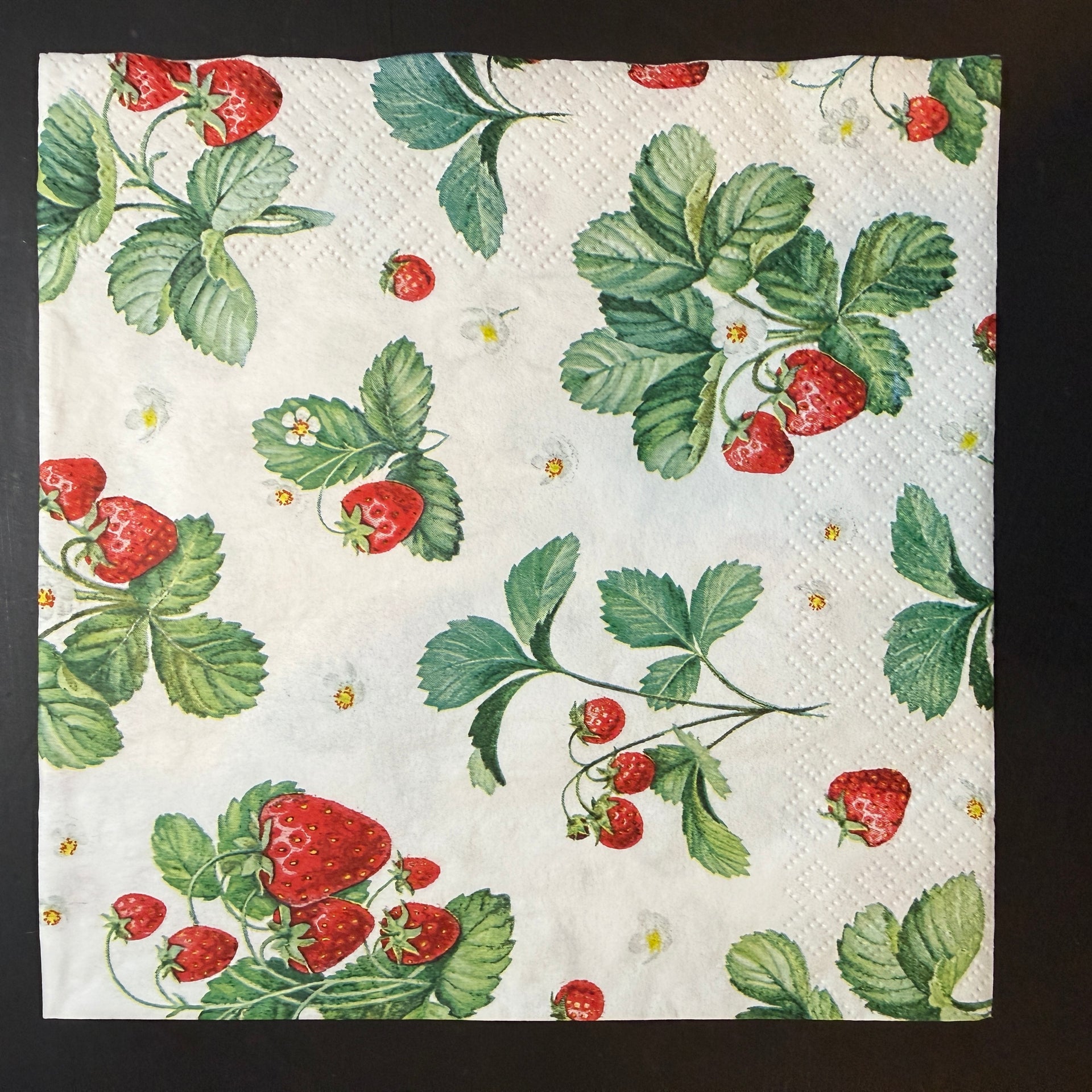 Strawberry_Pattern_Napkin