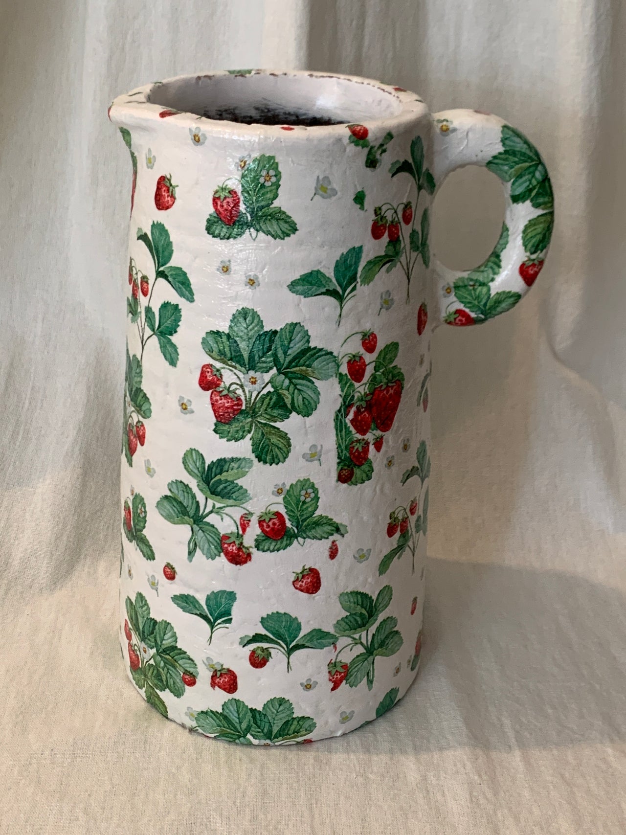 Strawberry Pattern Vase
