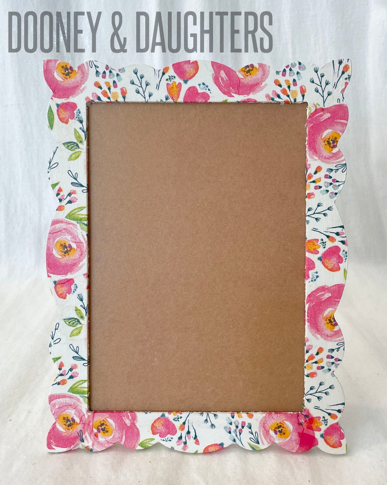 Water Colour Blooms Scallop Photo Frame