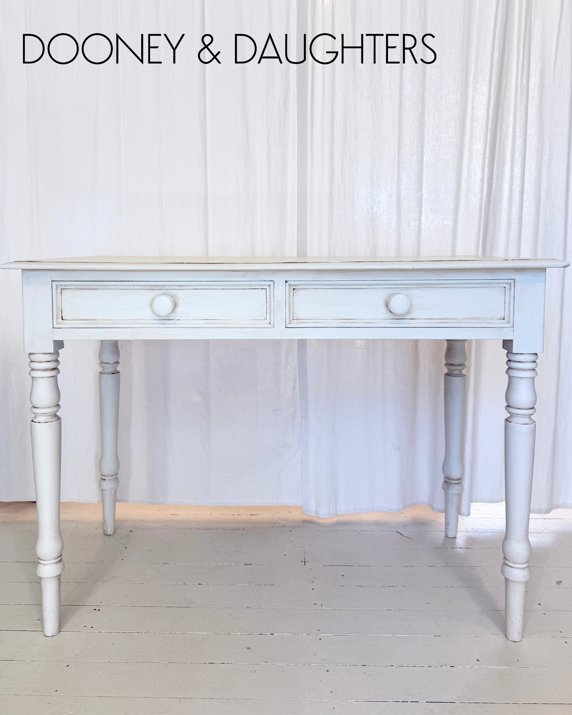 Aged Wild Tusk Hall Table & Chair