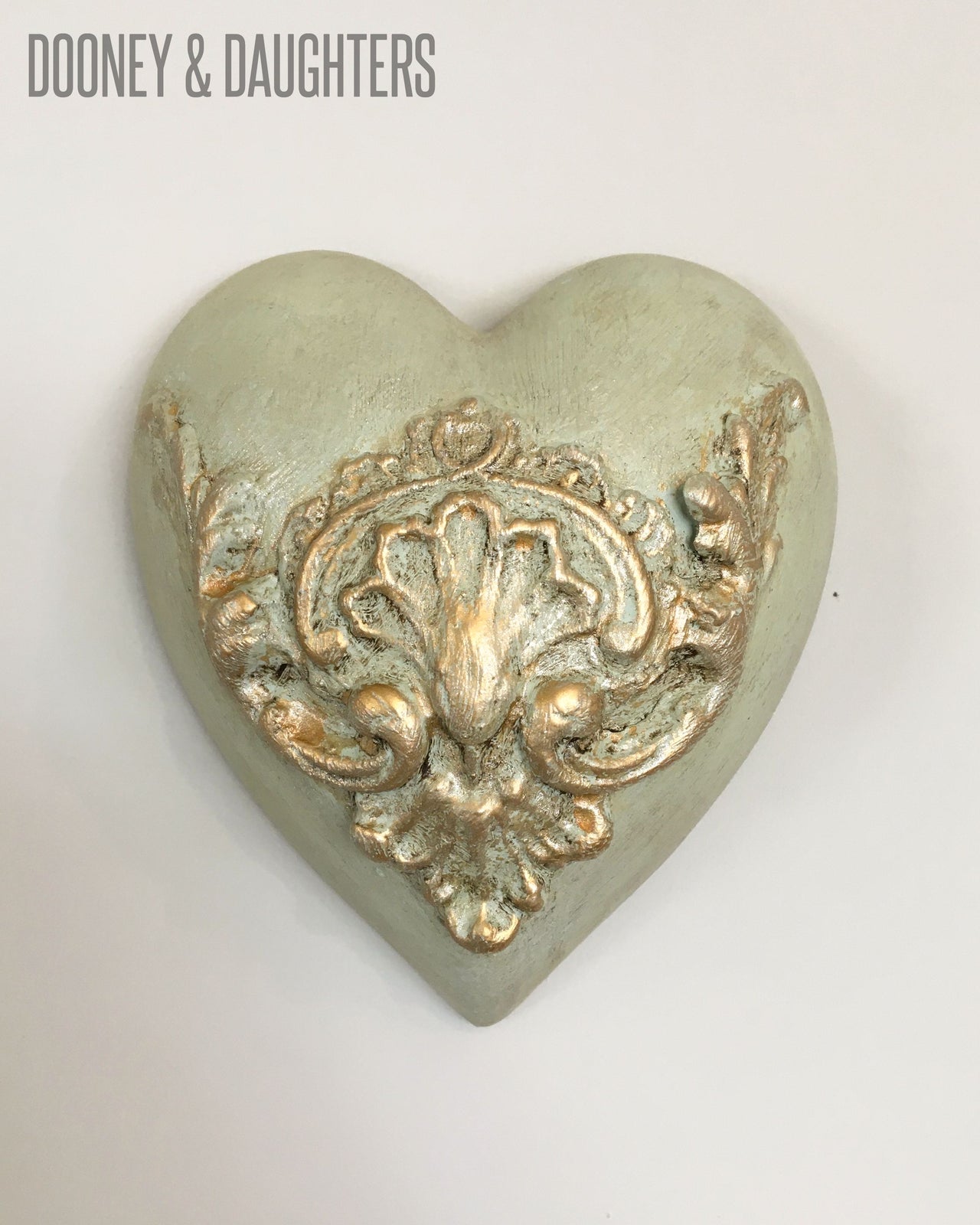Verdant Moulding Heart