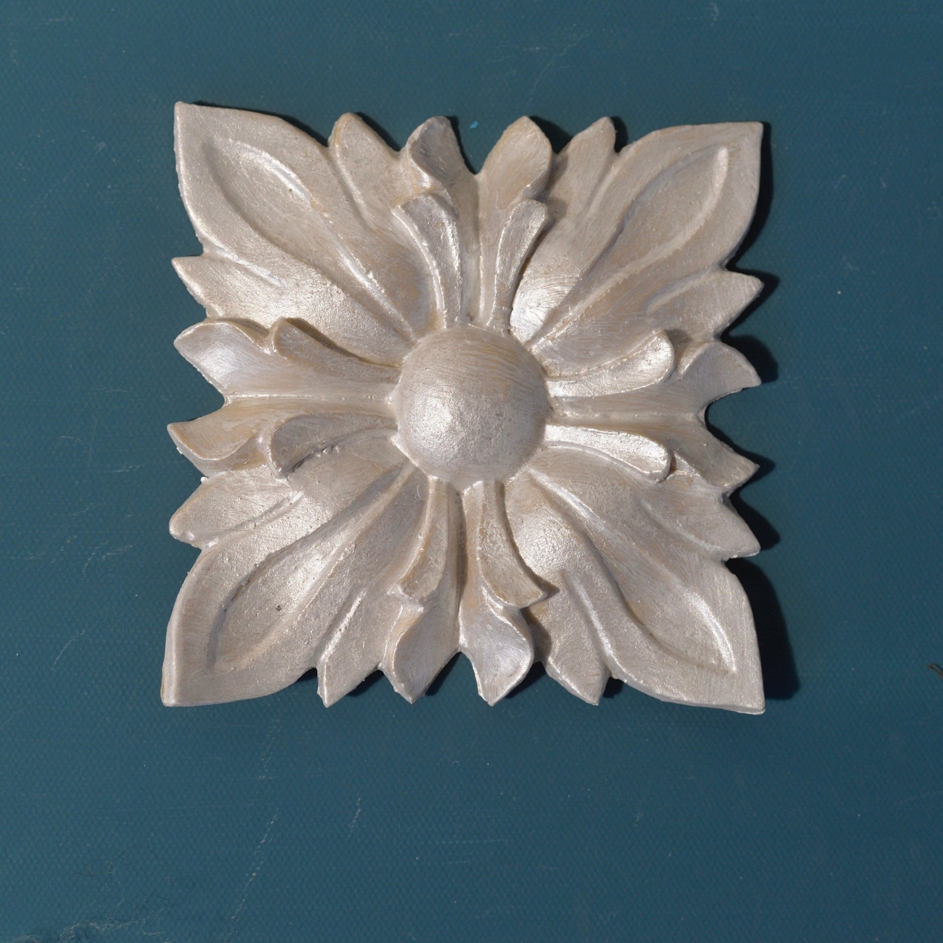 Rosette R111 - Square Sunburst