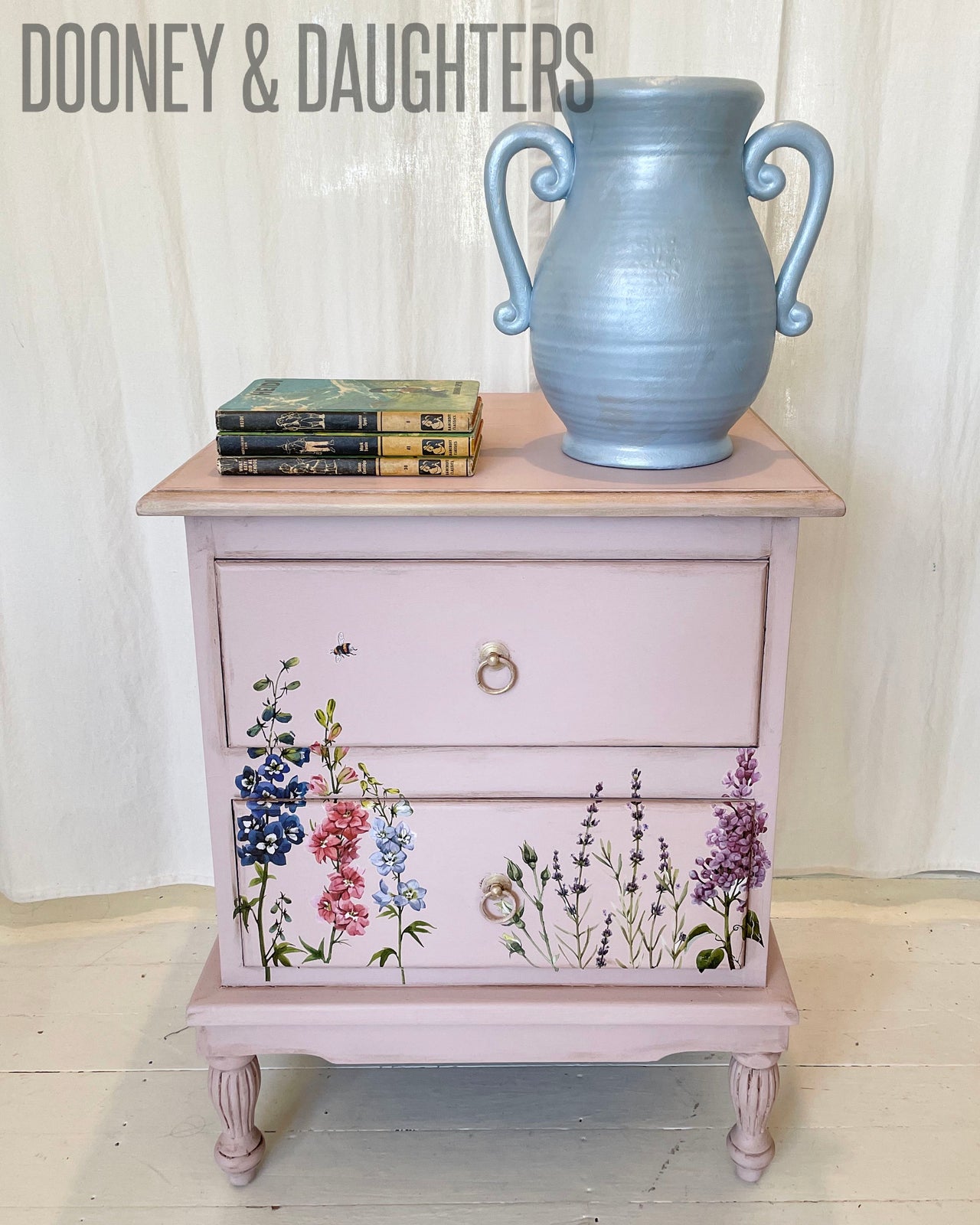 Grassmere & Flowers Bedside