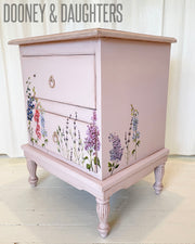 Grassmere & Flowers Bedside