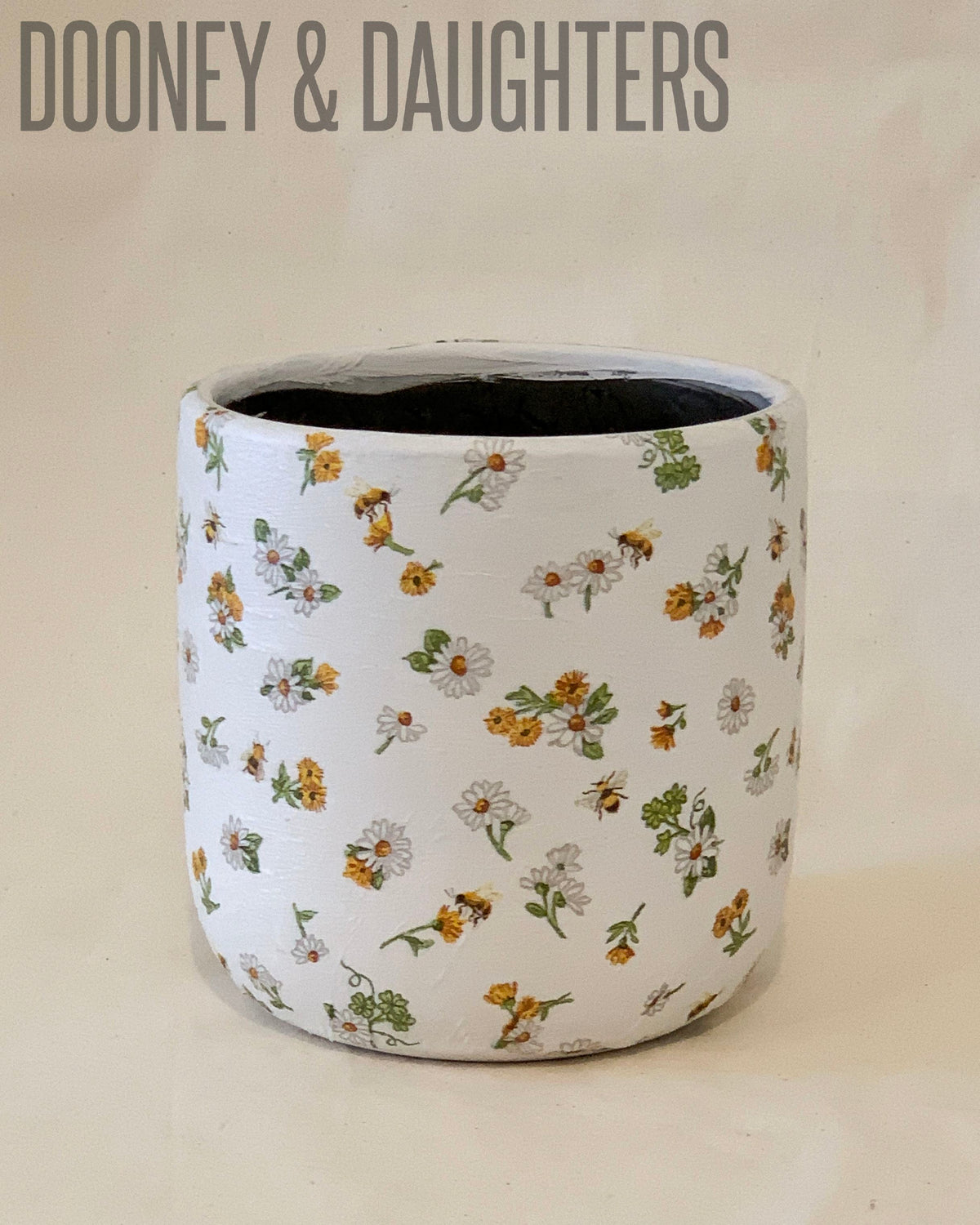 Large Pot - Daisies All Over