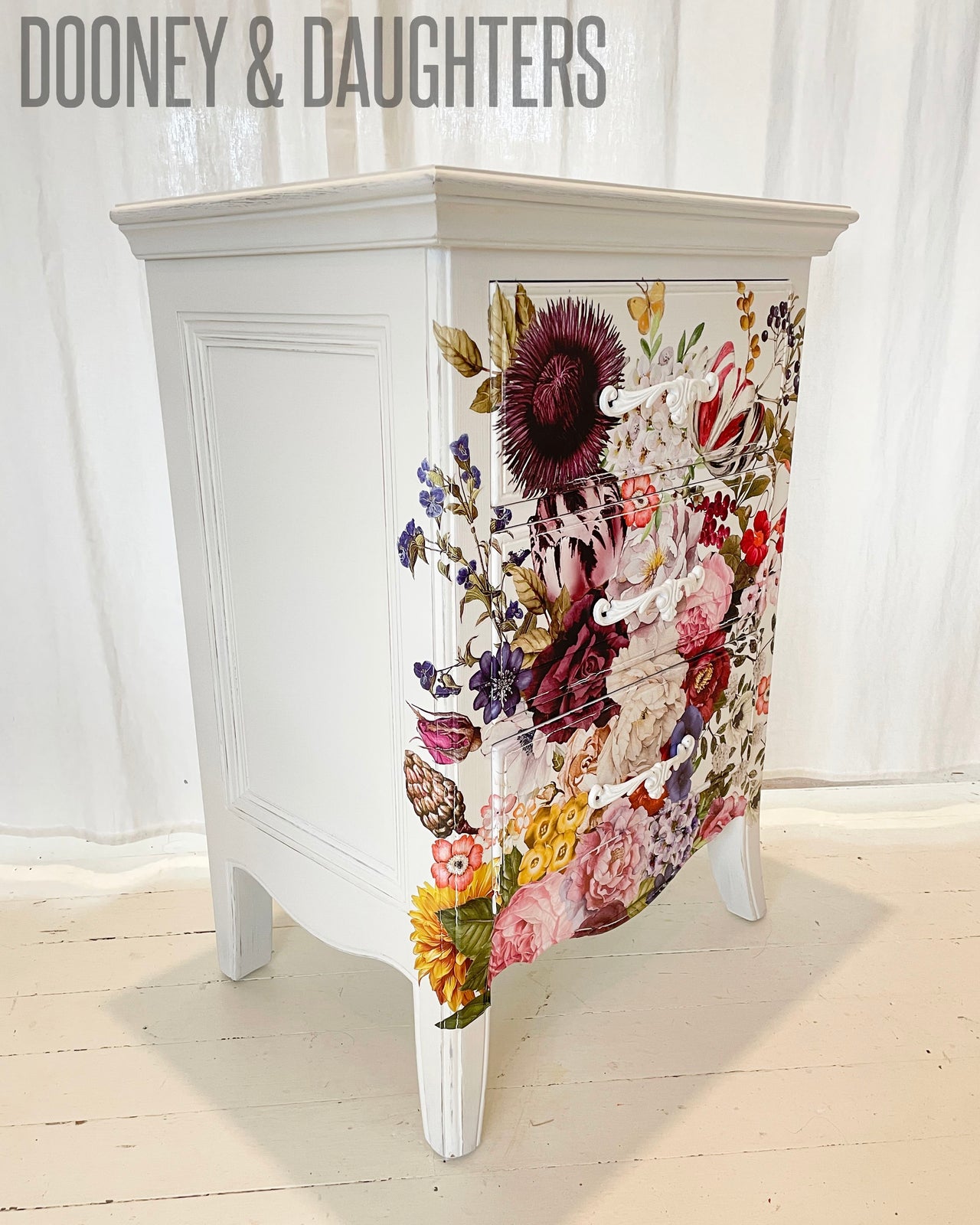Wondrous Floral Bedside