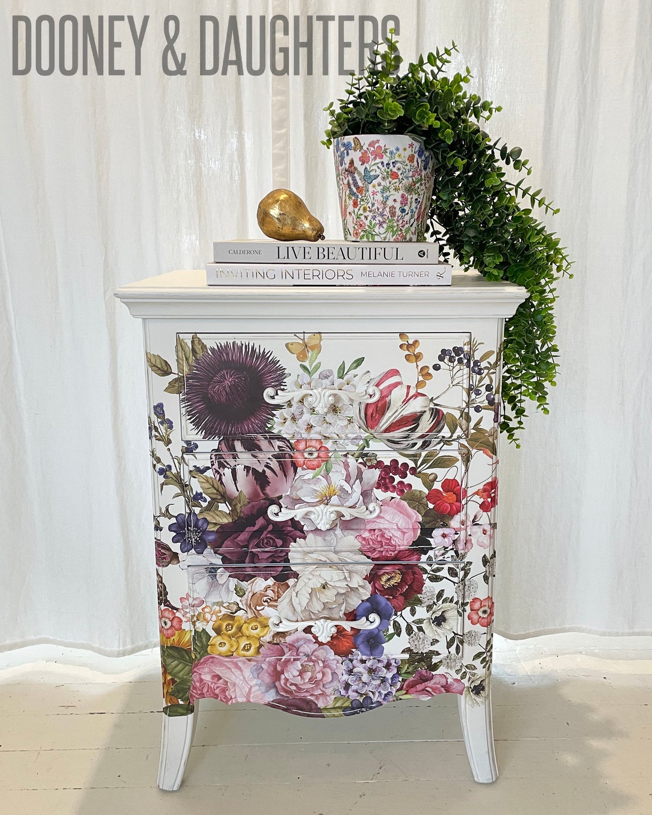 Wondrous Floral Bedside